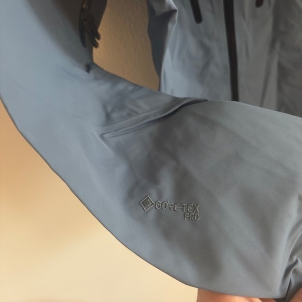 Arc'teryx Alpha SV Stone Wash Blue jacket size medium - Picture 4 of 12